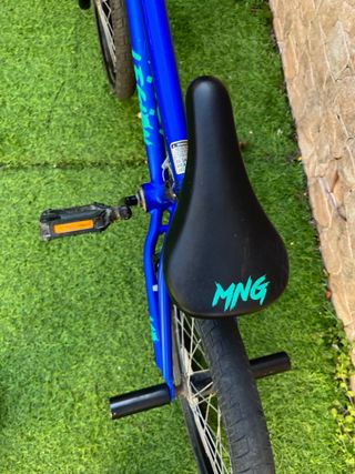 Bicicleta BMX Mongoose Azul