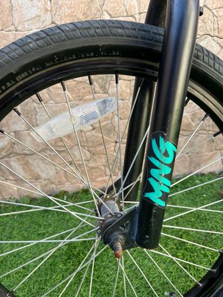 Bicicleta BMX Mongoose Azul