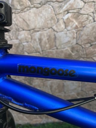 Bicicleta BMX Mongoose Azul
