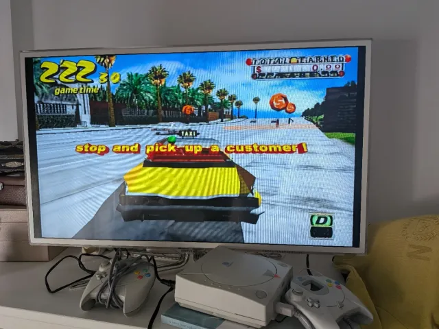 Consola Sega Dreamcast con mandos