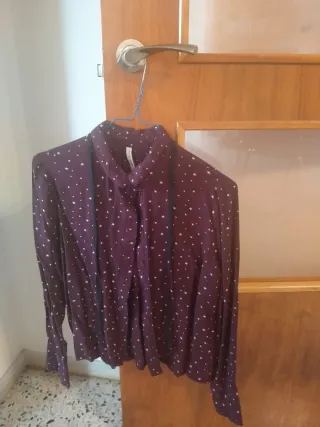 Camisa Bershka estrellas M