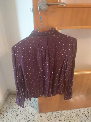 Camisa Bershka estrellas M