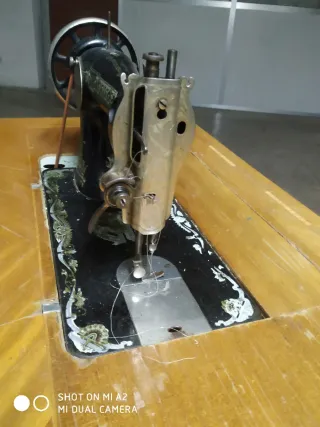 Máquina de coser Singer antigua