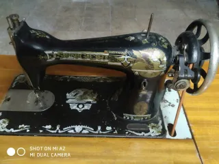 Máquina de coser Singer antigua