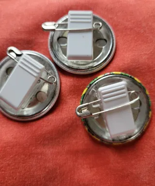 Lotto spille e cartoline Giappone