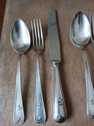 Juego de cubiertos de alpaca