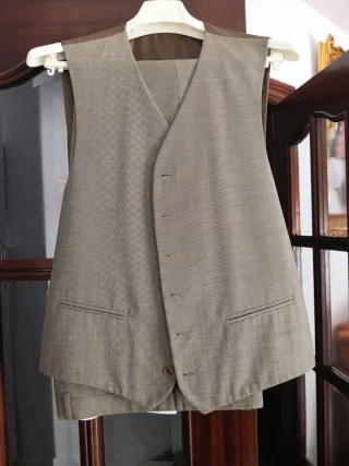 Traje de caballero gris