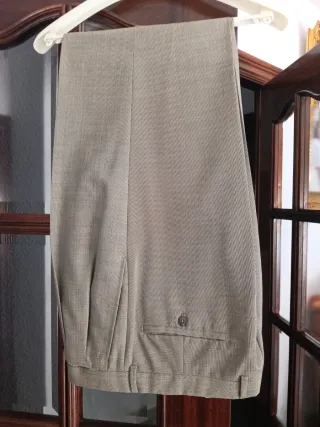 Traje de caballero gris