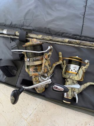 Caña de pescar con carretes y estuche