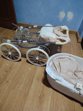 Carrito de muñecas clásico