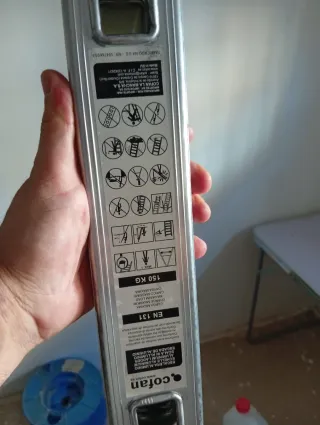 Escalera aluminio 9 peldaños