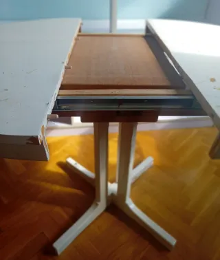 Mueble expositor con cristal y cajón