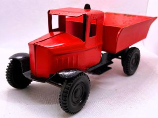 Camión de Juguete Rojo a Escala