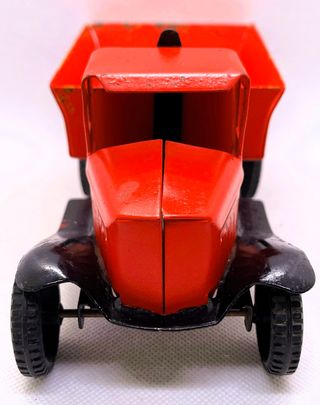 Camión de Juguete Rojo a Escala