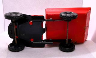 Camión de Juguete Rojo a Escala