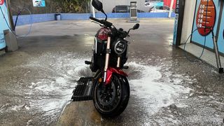 Honda CB650R 2021 Roja