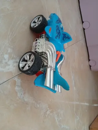 Coche Hot Wheels XL Tiburón Azul
