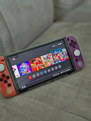 Nintendo Switch OLED Edizione Pokémon