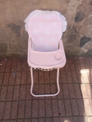 Trona para muñecos rosa