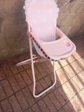 Trona para muñecos rosa
