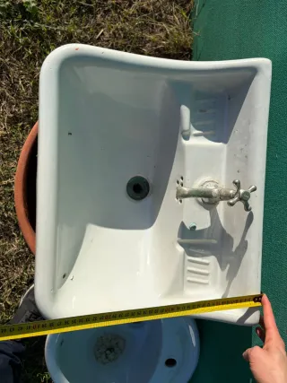 Pica antigua de cerámica blanca