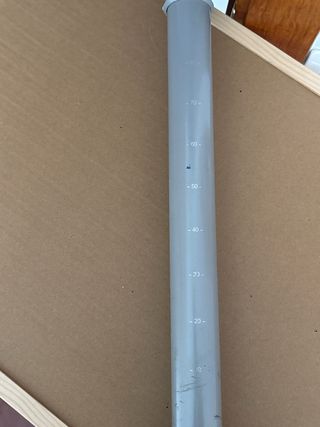 Escritorio blanco y gris Ikea patas alargables