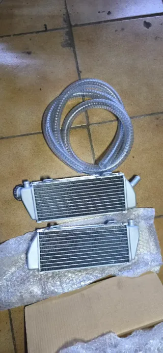 2 Radiadores KTM Husqvarna + tubos