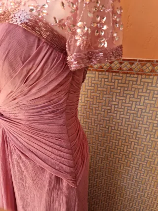 Vestido Rosa Clara Joya Espectacular  costó 780 eu
