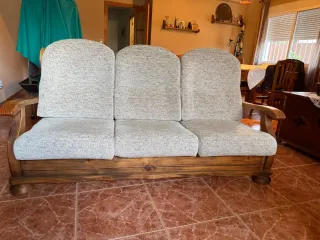 Sofás de madera rústicos