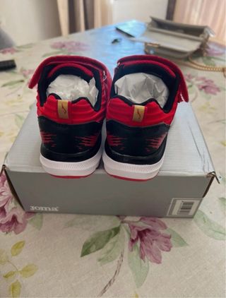 Zapatillas Joma Deportivas Niños Rojas y  talla 30