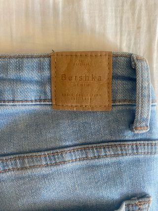 Vaqueros Bershka Skinny Medium Rise Talla S