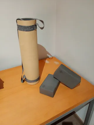 Set de yoga: esterilla y bloques