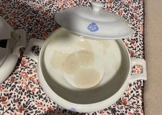 Antiche zuppiere con sigillo parrocchiale