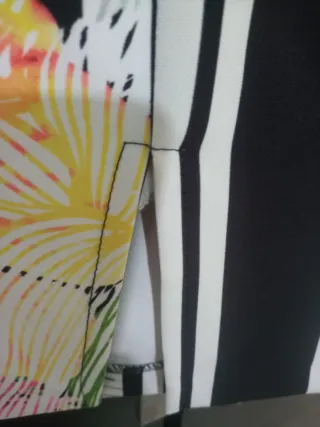 Falda estampada rayas y flores.