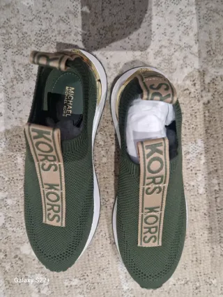 Zapatillas Michael Kors Verde y Dorado elasticas