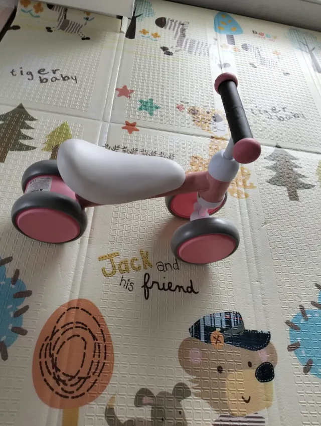 Correpasillos bebé rosa