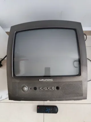Televisor de tubo Grundig Gris 14 pulgadas