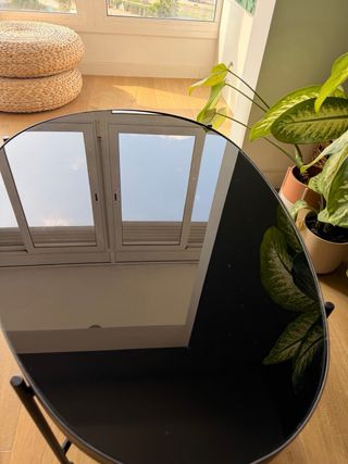 Mesa centro Kave Home Cristal y Metal Oval Negra