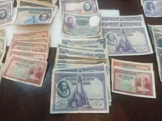 Lote 104 Billetes Españoles Años 20-30