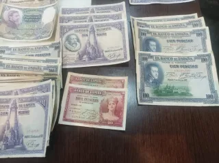 Lote 104 Billetes Españoles Años 20-30