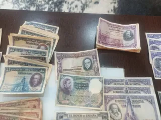 Lote 104 Billetes Españoles Años 20-30