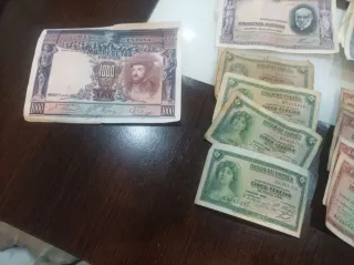 Lote 104 Billetes Españoles Años 20-30