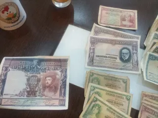 Lote 104 Billetes Españoles Años 20-30