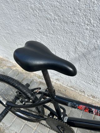 Bicicleta BMX Negra