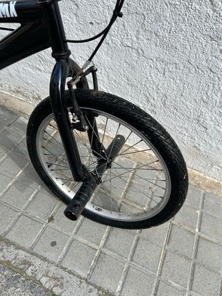 Bicicleta BMX Negra