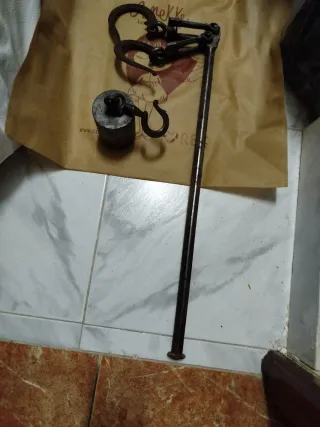 Balanza romana antigua para mucho peso