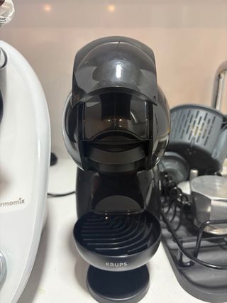 Cafetera Dolce Gusto Krups Negra