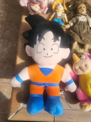 10 muñecos - peluches.