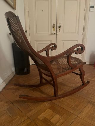 2 dondoli in legno con rete in rattan