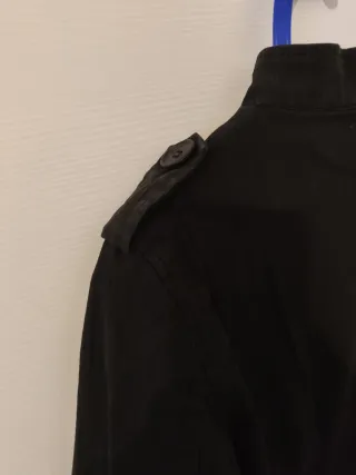 Giacca nera stile militare